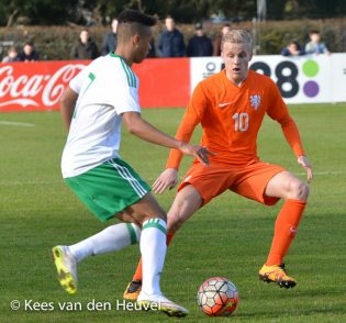 Oranje onder 19 - Noord Ierland donny 6
