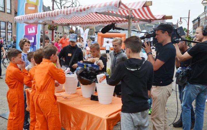 Hou t Schoon 11-9 kraam op plein