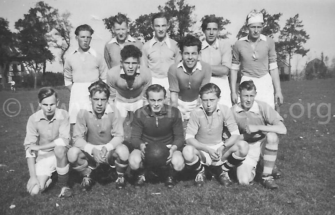 medio-jaren-53-tweede-elftal-zondagafdeling-100-kb