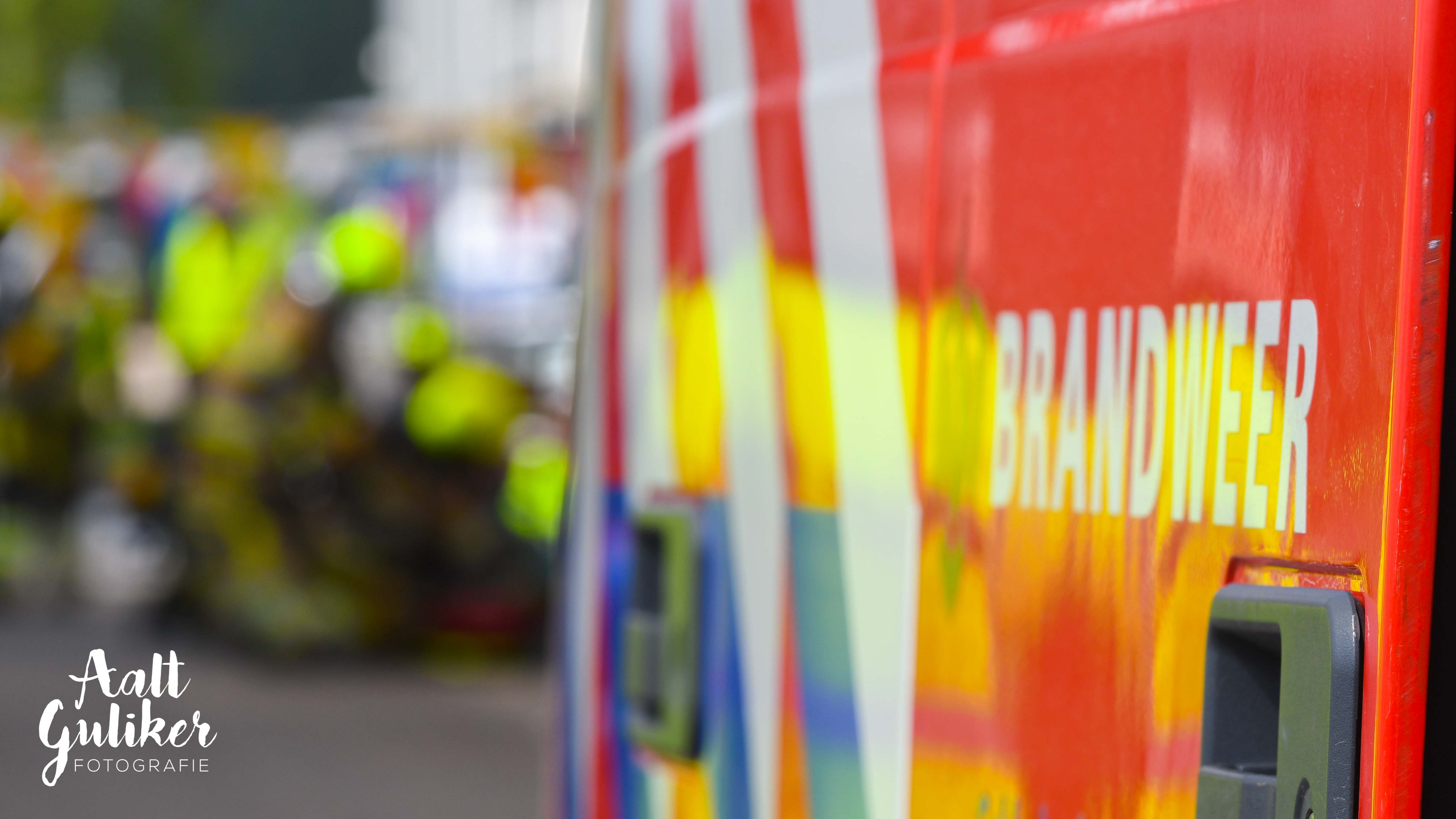 Zeer grote brand op Weldammerlaan in Hoevelaken