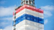 Ingepakte toren koninklijk uitgedost