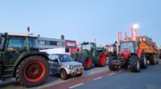 Boeren bezetten distributiecentrum Boni in Nijkerk