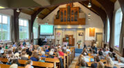 Kerk-School-Gezinsdienst zorgt voor volle Gereformeerde Kerk