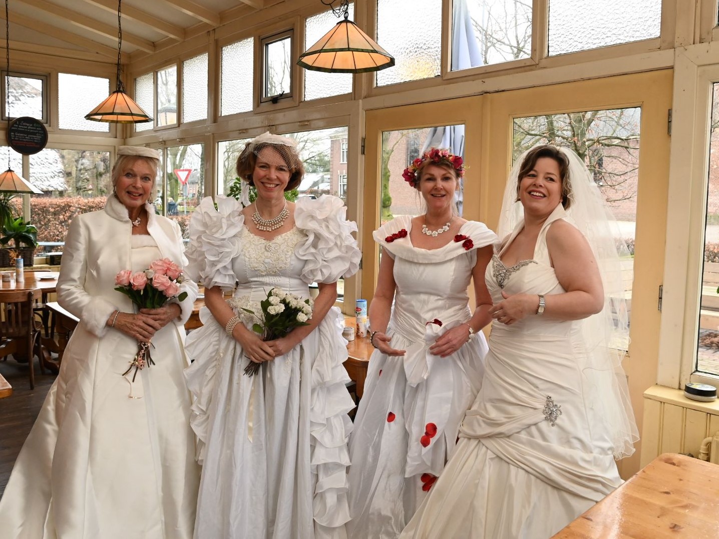 Mijnenveld verrassing Overweldigend Hilarische bruidsmodeshow Het Gebeuren in Foep Hoevelaken - De Veense  Courant Online