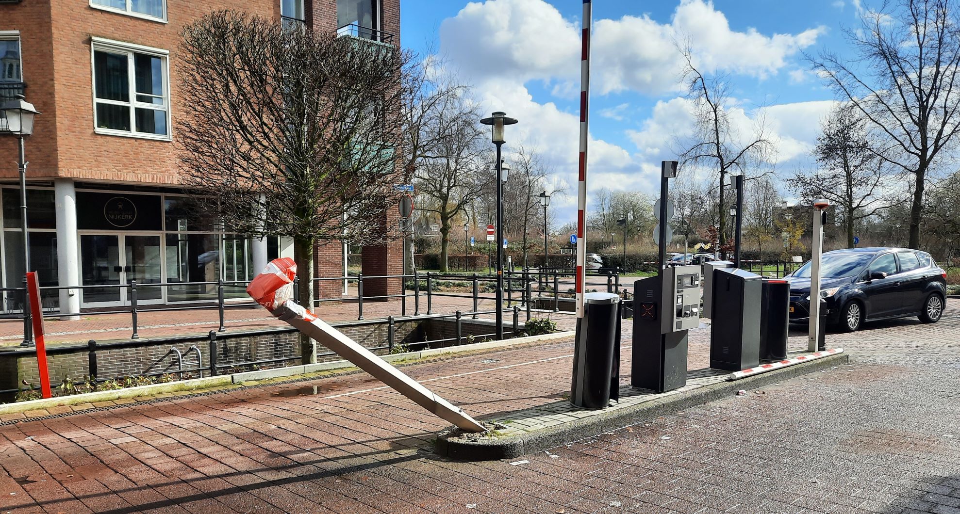 Verbeterplan voor kapotte slagboom op Wheemplein