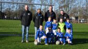 Nijkerkse Kippeboertje sponsort Veensche Boys Jo9-1