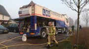 Vrachtwagen spontaan in de fik in Hoevelaken