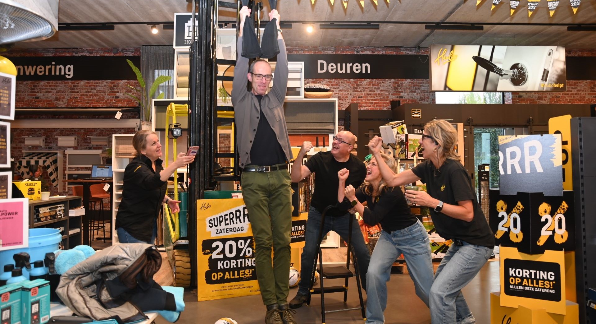 Werkbroekhangen bij Hubo Hoevelaken