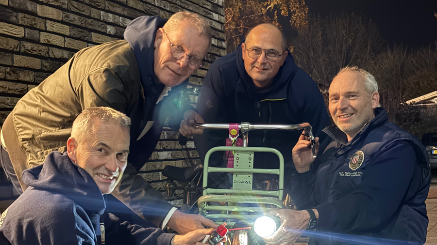 HC Nijkerk controleert alle fietsen op verlichting: “Zien en gezien worden”