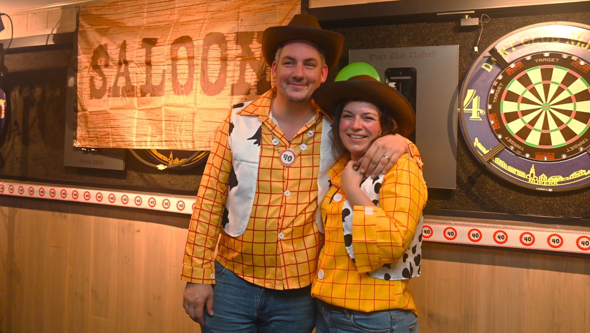 Tim Droogsma viert 40e verjaardag in westernstijl