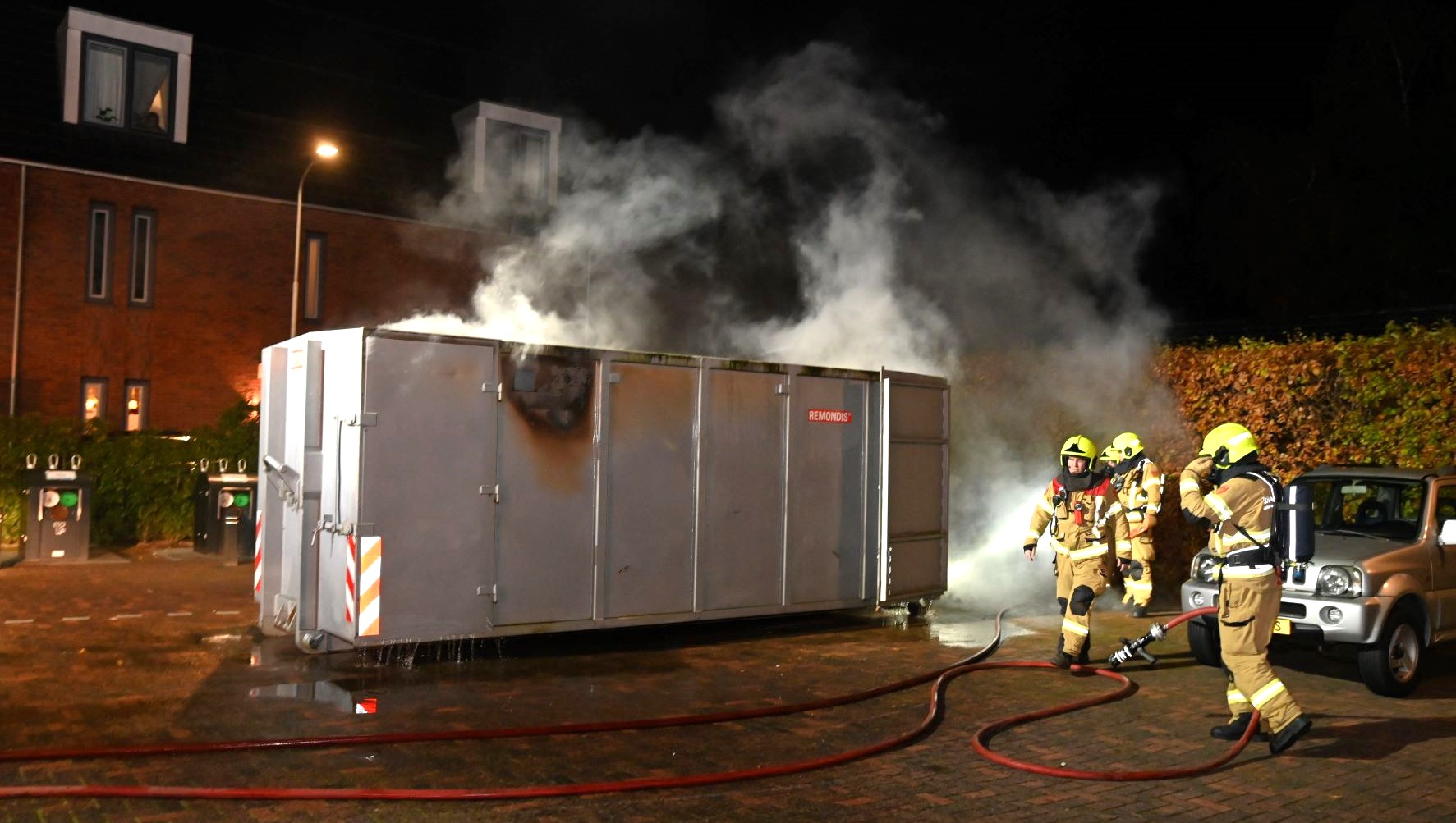 Papiercontainer Nijkerkerveen in de brand
