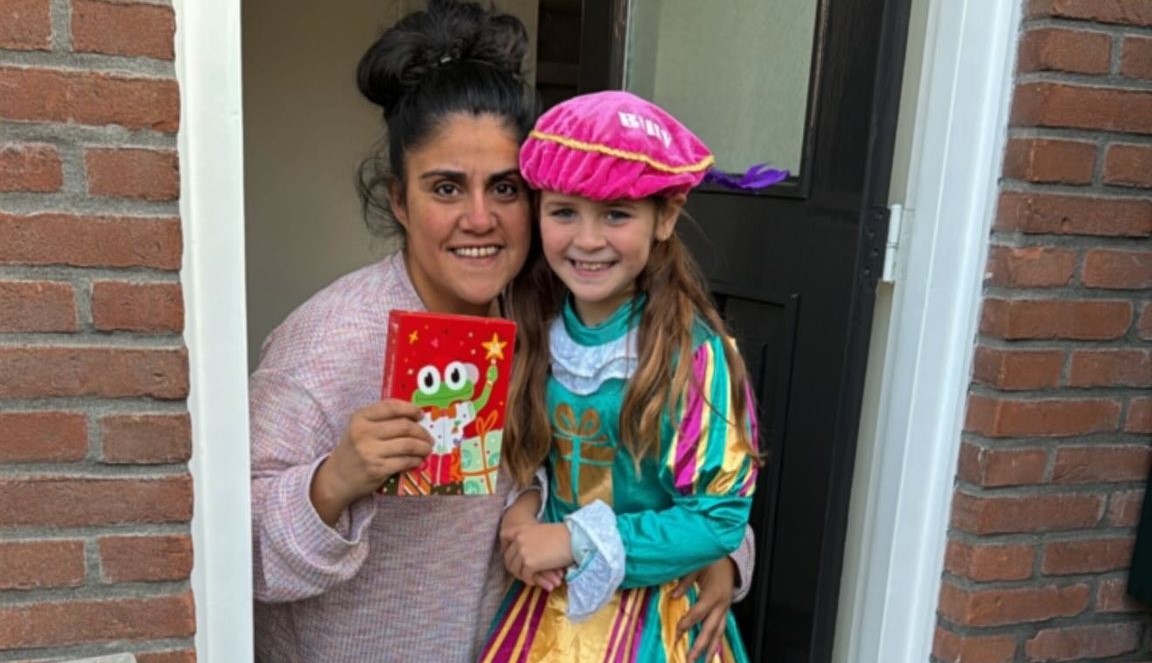 Yury Roos voert actie voor Opkikker met chocoladeletters