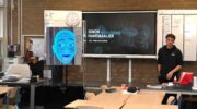 Blokhuus Hoevelaken zet grote stap in toekomstonderwijs met hologram Lexie en AI