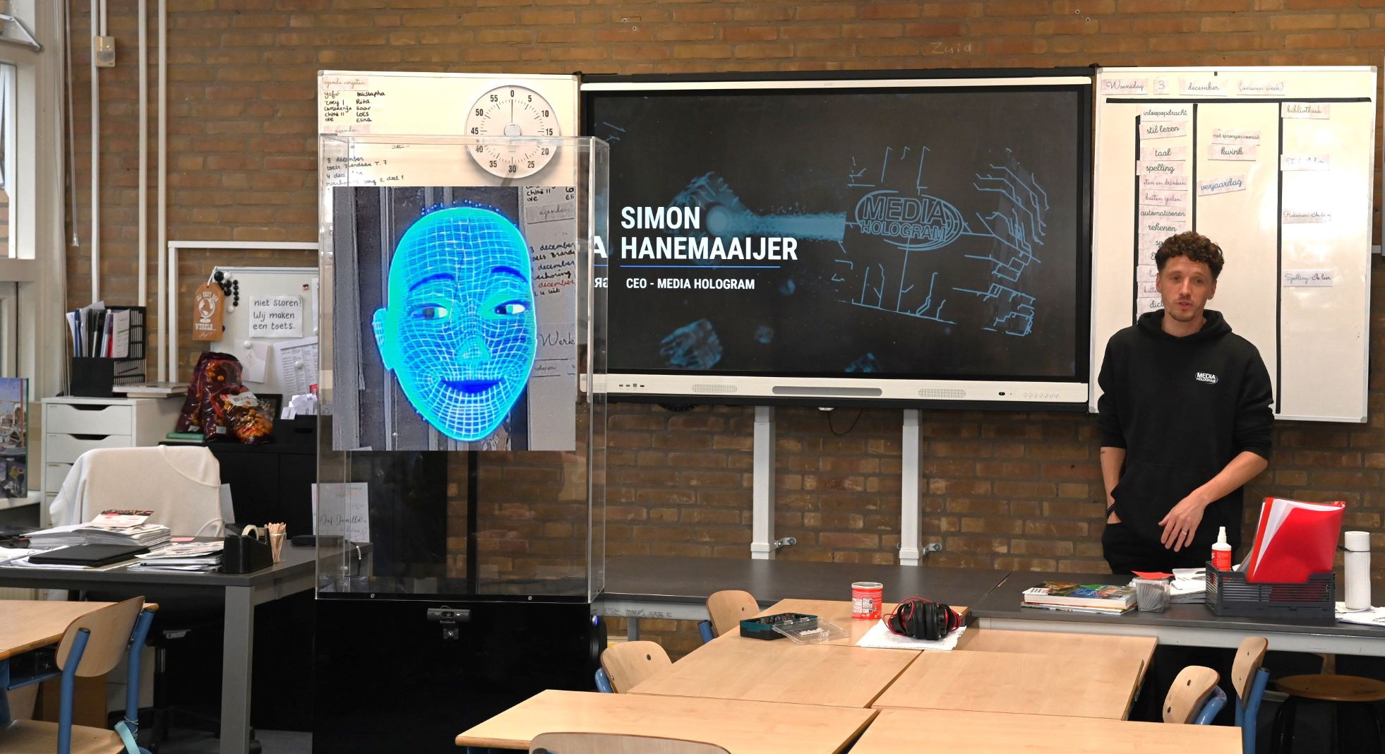 Blokhuus Hoevelaken zet grote stap in toekomstonderwijs met hologram Lexie en AI