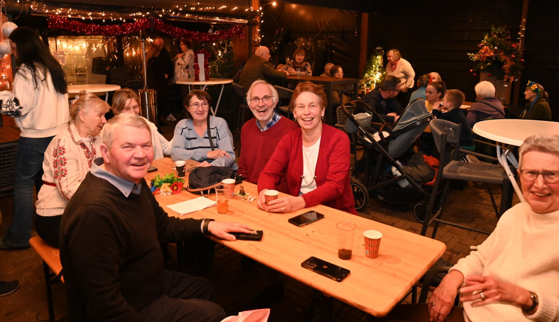 Kerstdiner voor Oekraïners en bewoners wijk Luxool