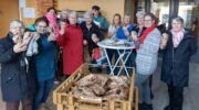 Oliebollen voor vrijwilligers Zonnebloem Hoevelaken