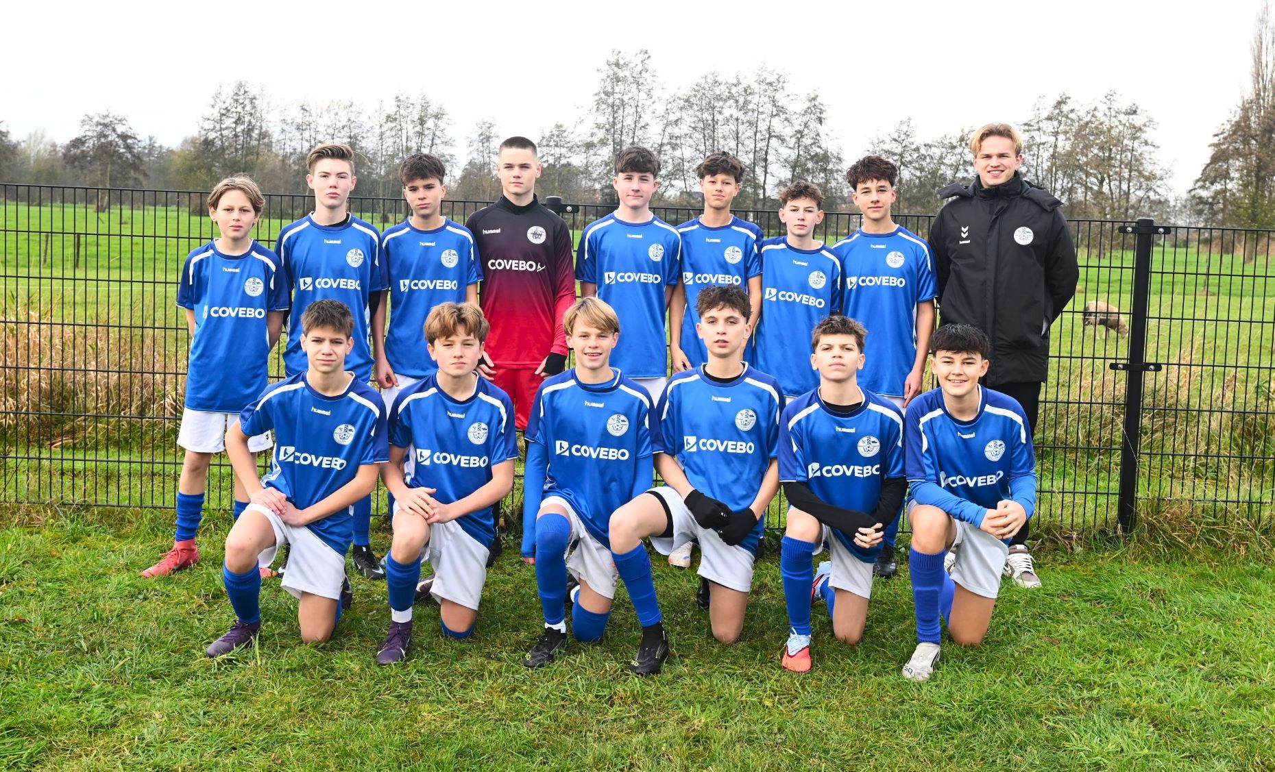 Veensche Boys JO15-1 in het nieuw door Covebo
