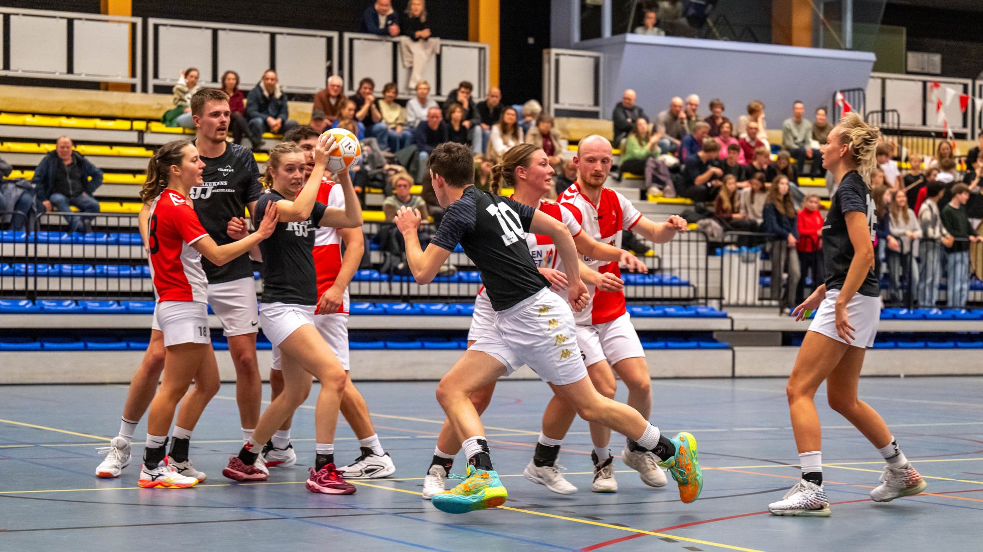 Telstar/RJJ Keukens 1 beslist uitwedstrijd bij Odik in slotfase