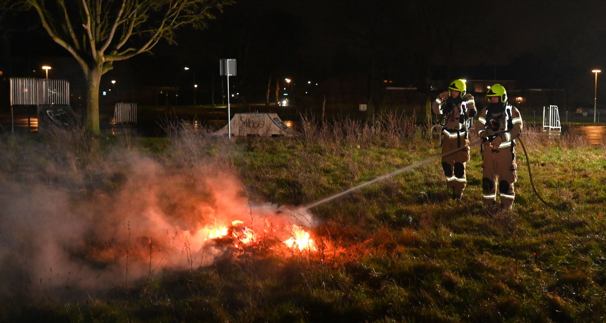 Twee matrassen in de brand naast winkelcentrum Paasbos