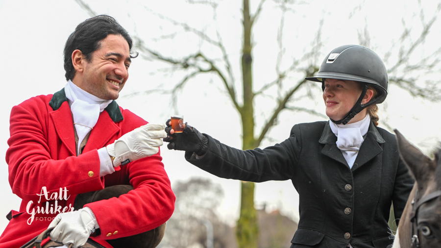Applaus voor Ad Haartsen tijdens slipjacht Hoevelaken