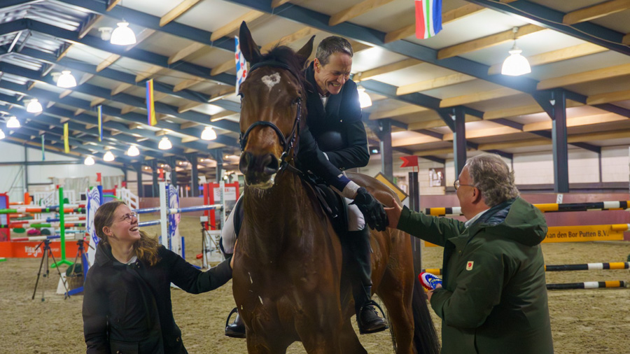 Gert Jan van Esveld gehuldigd: ‘De beste jaren van Maestro komen er aan’