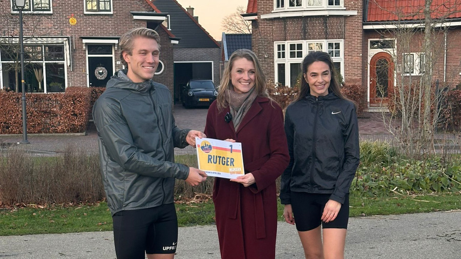 Startbewijs Nijkerk City Trail symbolisch doorgegeven: ‘Het draait om samen
