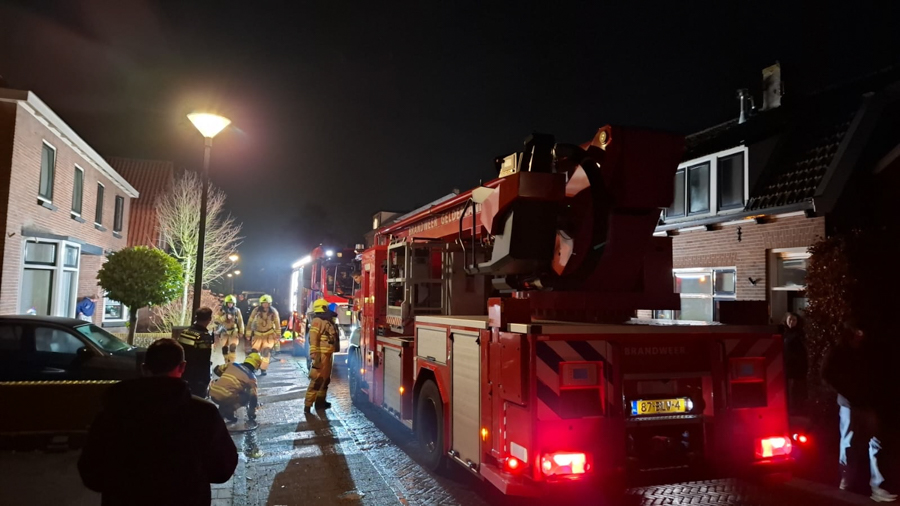 Brandweer rukt uit voor mogelijke schoorsteenbrand in Nijkerk