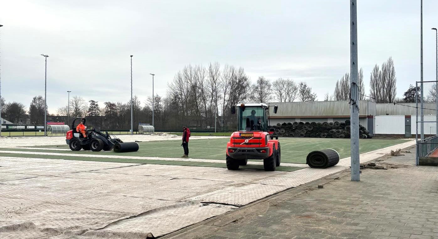 Aanleg begonnen van nieuw waterveld Hockeyclub Nijkerk