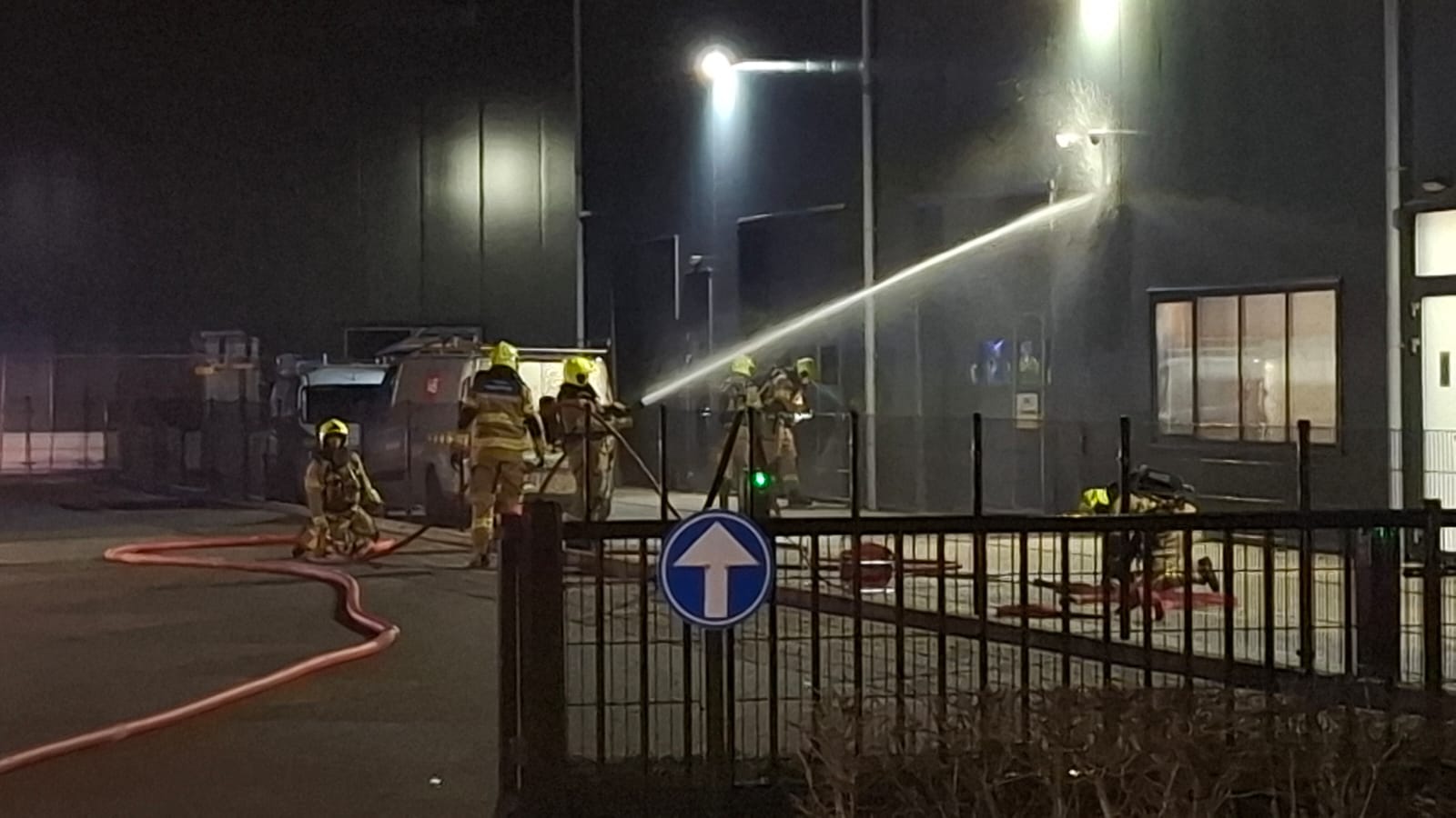 Brandweer in actie bij korte brand in Nijkerkse bedrijfshal
