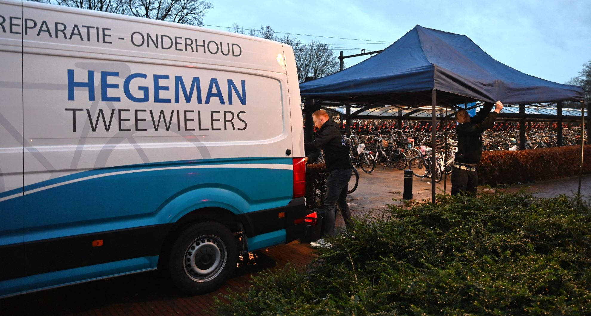 Fietsverlichtingsactie op NS-station Nijkerk