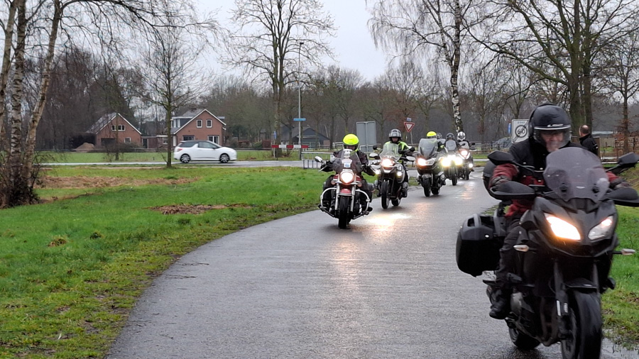 Weer of geen weer, er wordt gereden