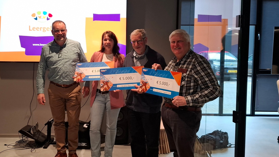 Stichting Leergeld Nijkerk ontvangt donatie van Flinker