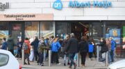 Gekkenhuis bij voetbalplaatjesactie Albert Heijn Nijkerk