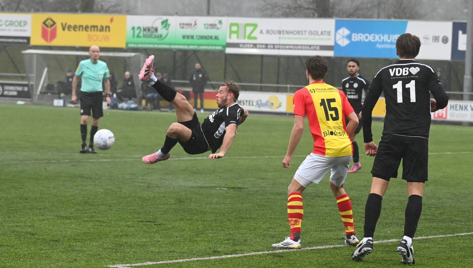 Veensche Boys wordt in Apeldoorn net te laat wakker (1-1)