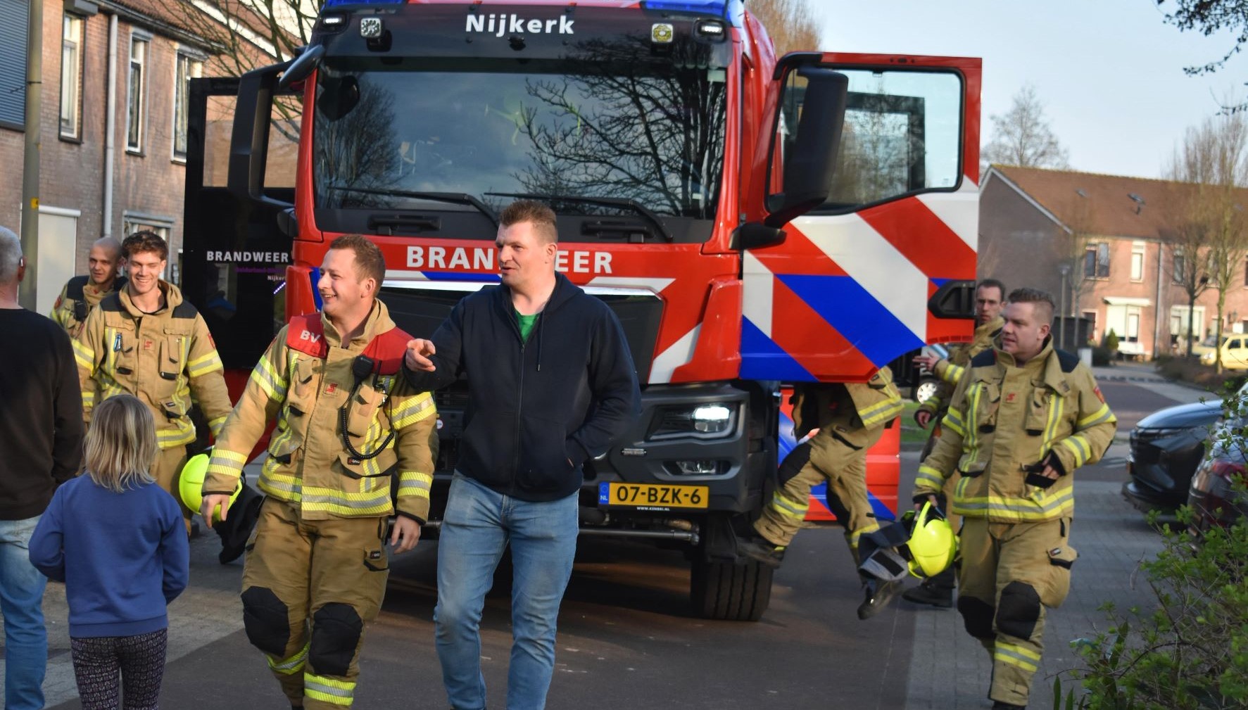 Brand in bosschage snel onder controle aan Gerard Douhof in Nijkerk
