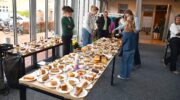 Kruiskerk Nijkerk bakt ze bruin: Een zondag vol taart