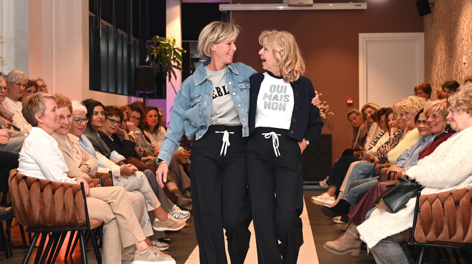 Scarabee Nijkerk zet de toon voor de zomer met spectaculaire modeshow