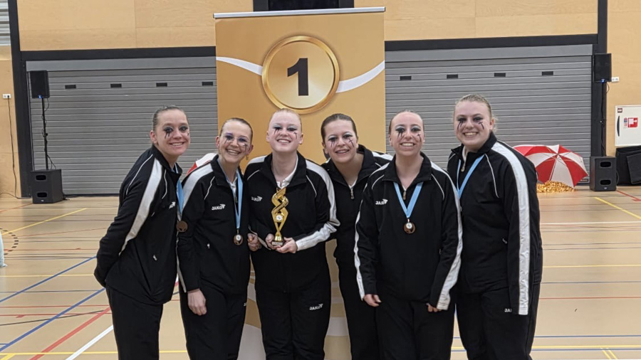 Majorette Showteam doet goede zaken in Duiven