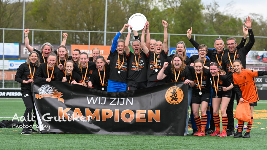 Sparta Nijkerk VR1 kroont zich tot kampioen na zege op St. Annaparochie