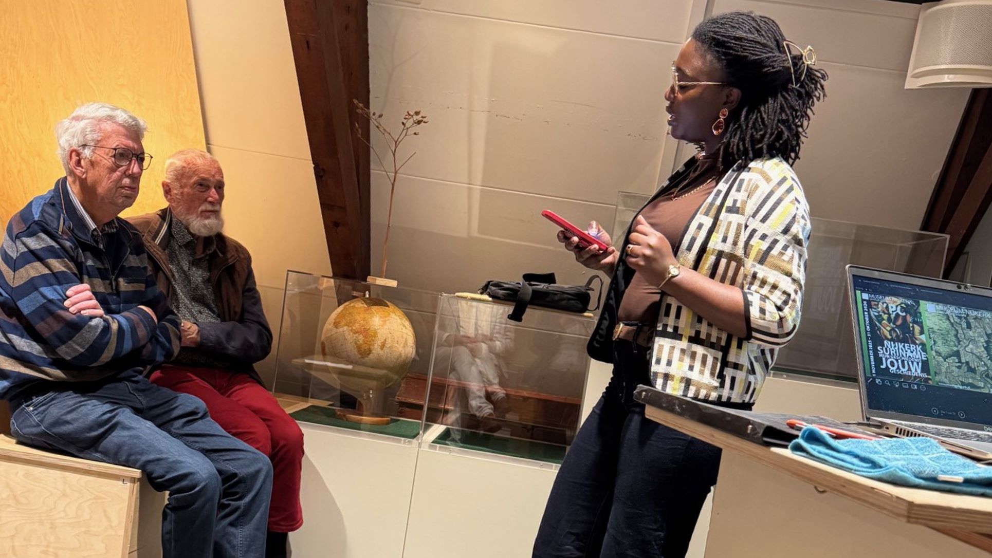 Museum Nijkerk ontvangt bijzondere gasten bij expositie Nijkerk – Suriname