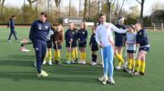 Jong Oranje-talent Katerina Langedijk inspireert jeugd tijdens geslaagde hockeyclinic in Hoevelaken