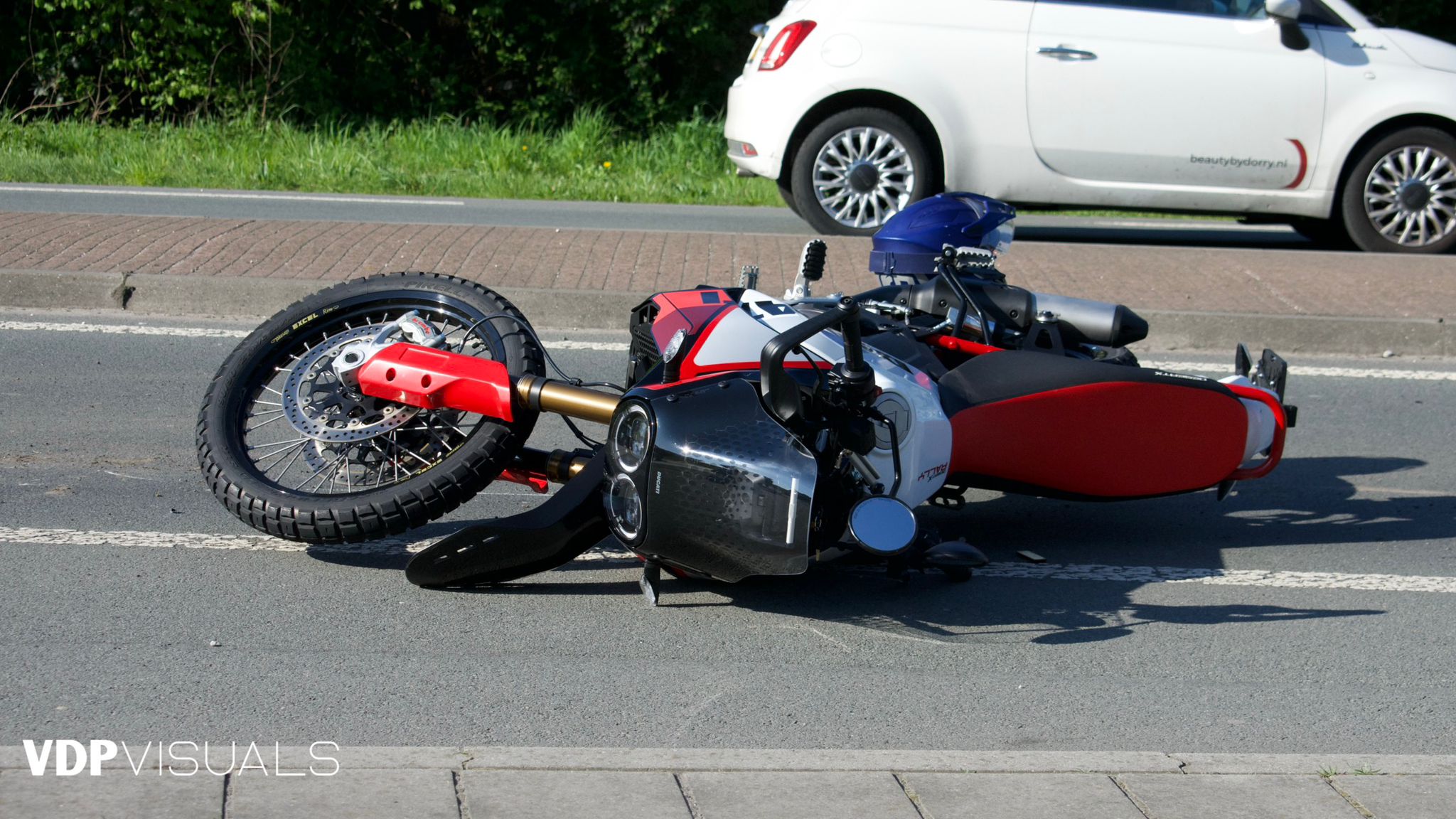 Motorrijder gewond na kop-staartbotsing op Berencamperweg Nijkerk