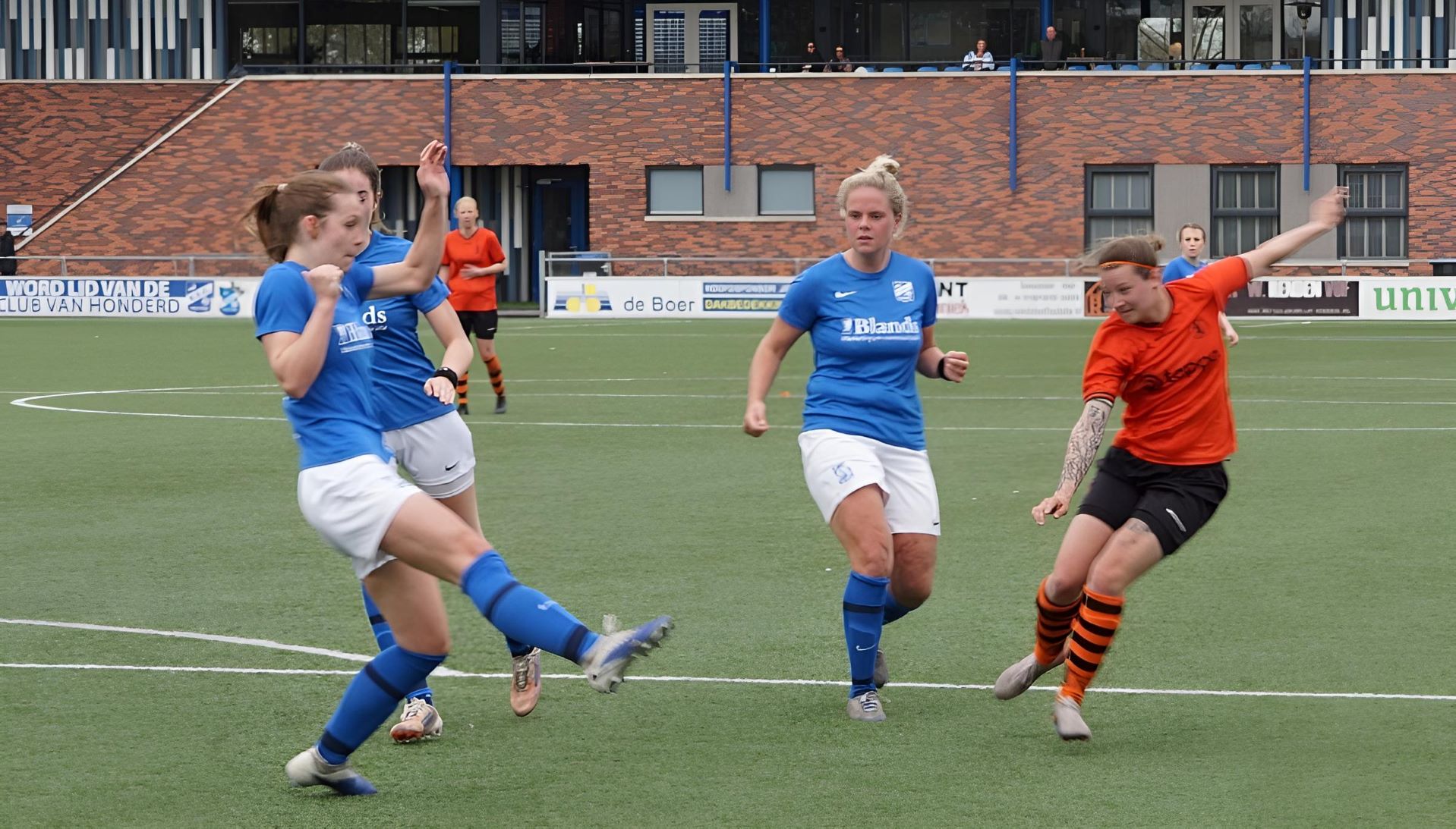 Sparta Nijkerk VR1 laat punten liggen in streekderby tegen Putten