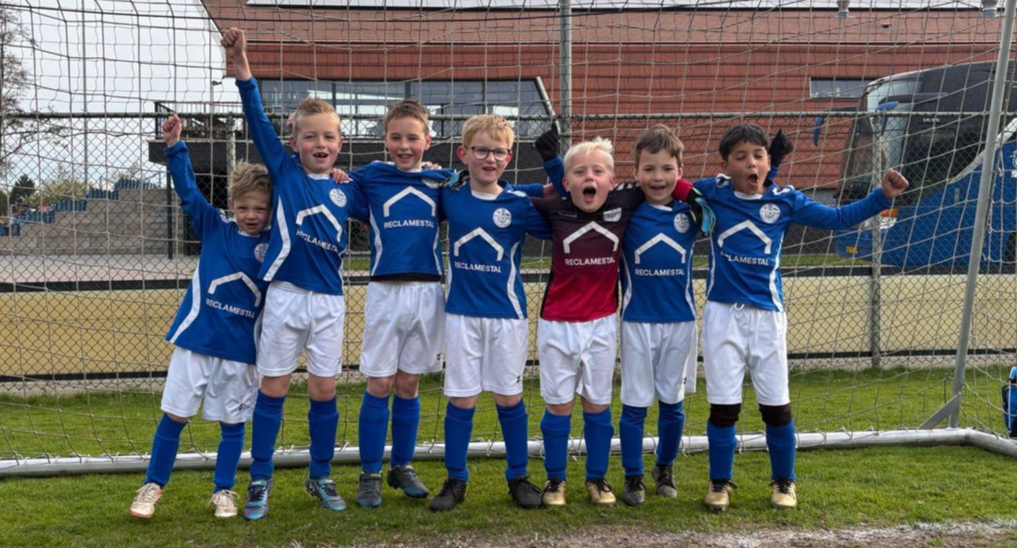 Veensche Boys JO8-4 knalt naar eerste overwinning!