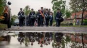 Waardige Dodenherdenking in Nijkerk: Stilte en reflectie in een vol Van Reenenpark