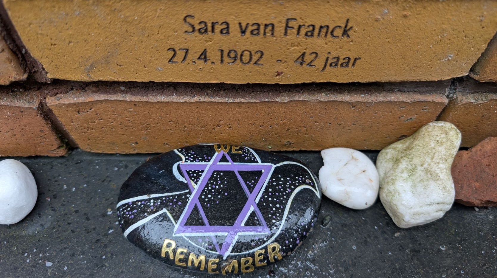 Museum Nijkerk kan Holocaust Namenmonument excursies Amsterdam voorzetten dankzij Stichting Weeshuis