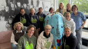 Groot, blauw en een tikkeltje slaperig, olifant Ollie duikt op tijdens tentenkamp Basisschool Appelgaard