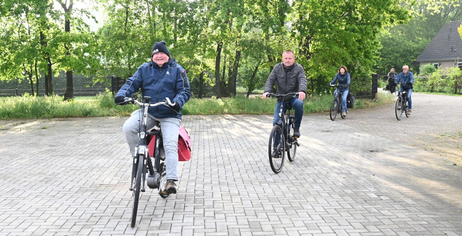 Grote opkomst voor dauwtrappen in Appel en Driedorp