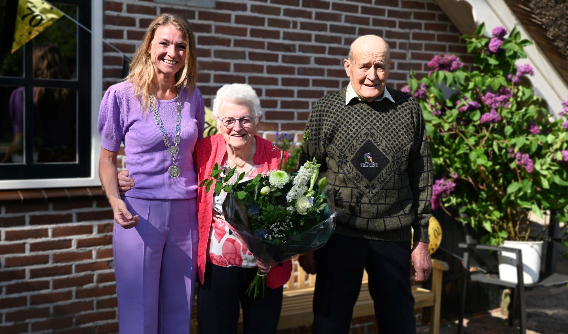Echtpaar Van Dijkhuizen 70 jaar getrouwd