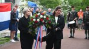 Indrukwekkende opkomst tijdens Dodenherdenking in Hoevelaken